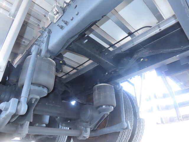 UDトラックスクオン冷凍車（冷蔵車）大型（10t）[写真12]