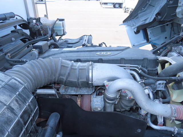 UDトラックスクオン冷凍車（冷蔵車）大型（10t）[写真16]