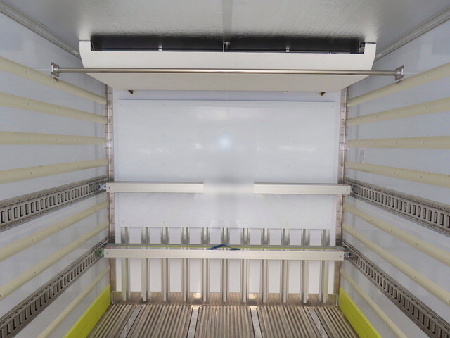 UDトラックスクオン冷凍車（冷蔵車）大型（10t）[写真30]