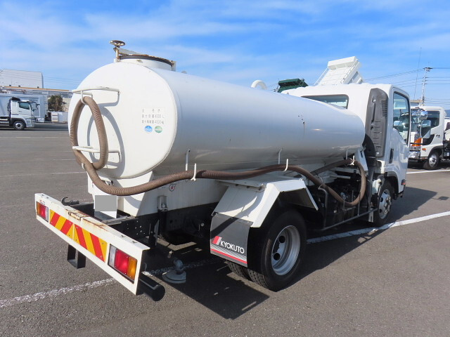 いすゞエルフ散水車小型（2t・3t）[写真02]