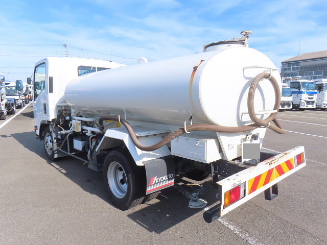 いすゞエルフ散水車小型（2t・3t）[写真05]