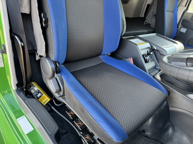 いすゞギガコンテナ専用車大型（10t）[写真36]