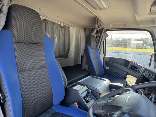 いすゞギガコンテナ専用車大型（10t）[写真38]