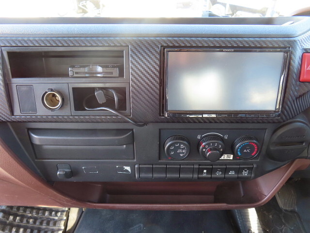 日野レンジャー平ボディ中型（4t）[写真21]