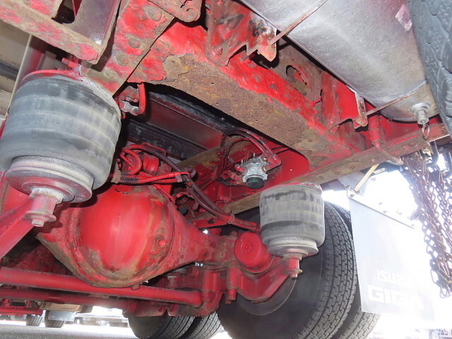 いすゞギガアルミウイング大型（10t）[写真13]