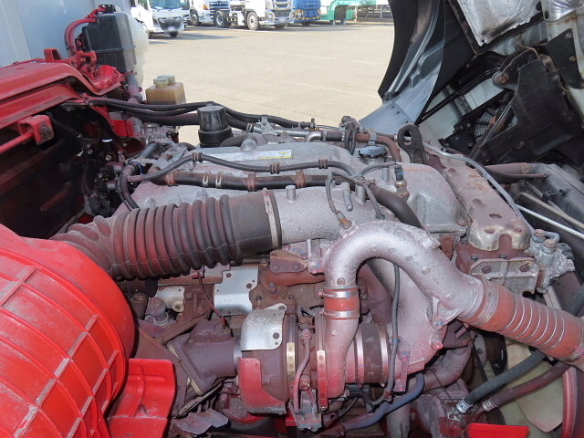 いすゞギガアルミウイング大型（10t）[写真17]