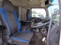 いすゞギガアルミウイング大型（10t）[写真22]