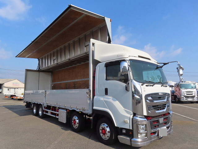 いすゞギガアルミウイング大型（10t）[写真03]