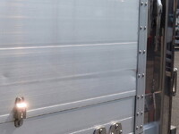 いすゞギガアルミウイング大型（10t）[写真37]