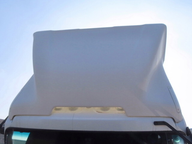 いすゞギガアルミウイング大型（10t）[写真38]