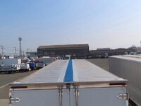 いすゞギガアルミウイング大型（10t）[写真09]