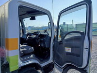 いすゞエルフアルミバン小型（2t・3t）[写真11]