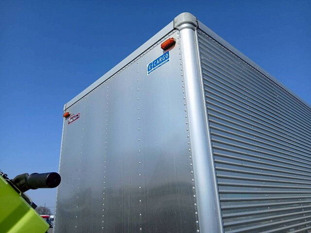 いすゞエルフアルミバン小型（2t・3t）[写真11]