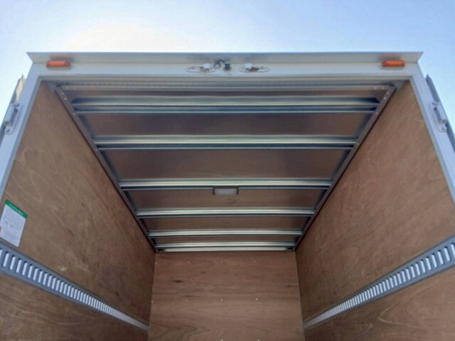 いすゞエルフアルミバン小型（2t・3t）[写真21]