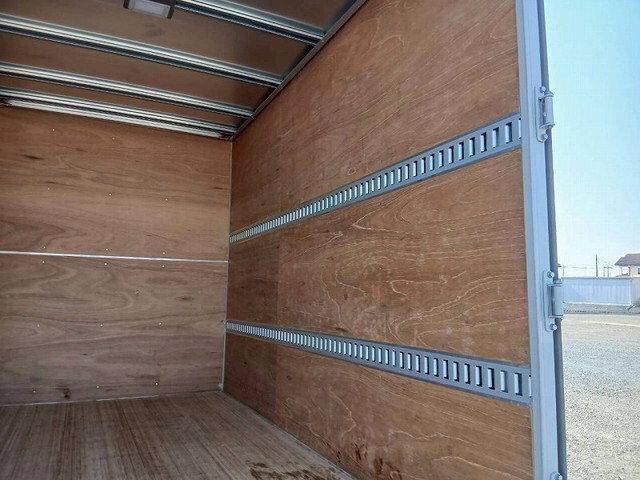 いすゞエルフアルミバン小型（2t・3t）[写真23]