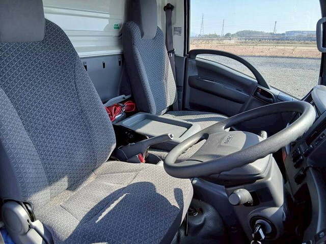 いすゞエルフアルミバン小型（2t・3t）[写真25]