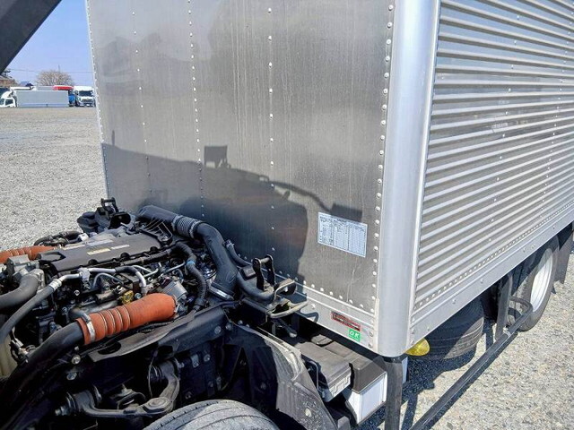 いすゞエルフアルミバン小型（2t・3t）[写真35]