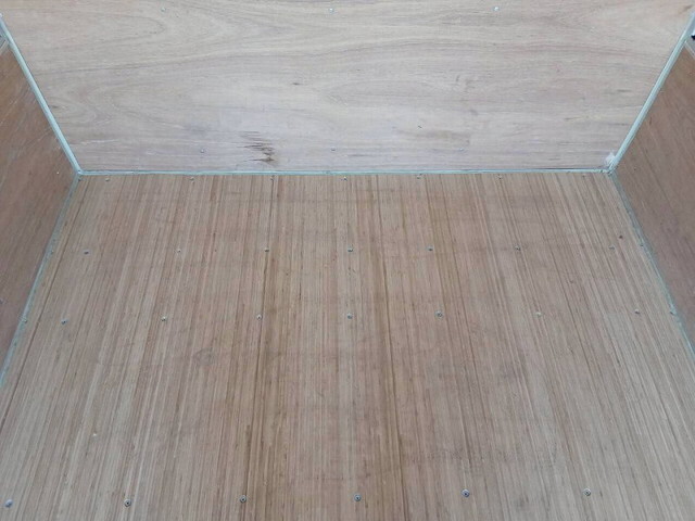 いすゞエルフアルミバン小型（2t・3t）[写真08]