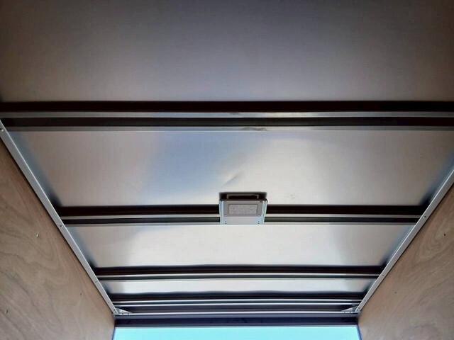 いすゞエルフアルミバン小型（2t・3t）[写真09]