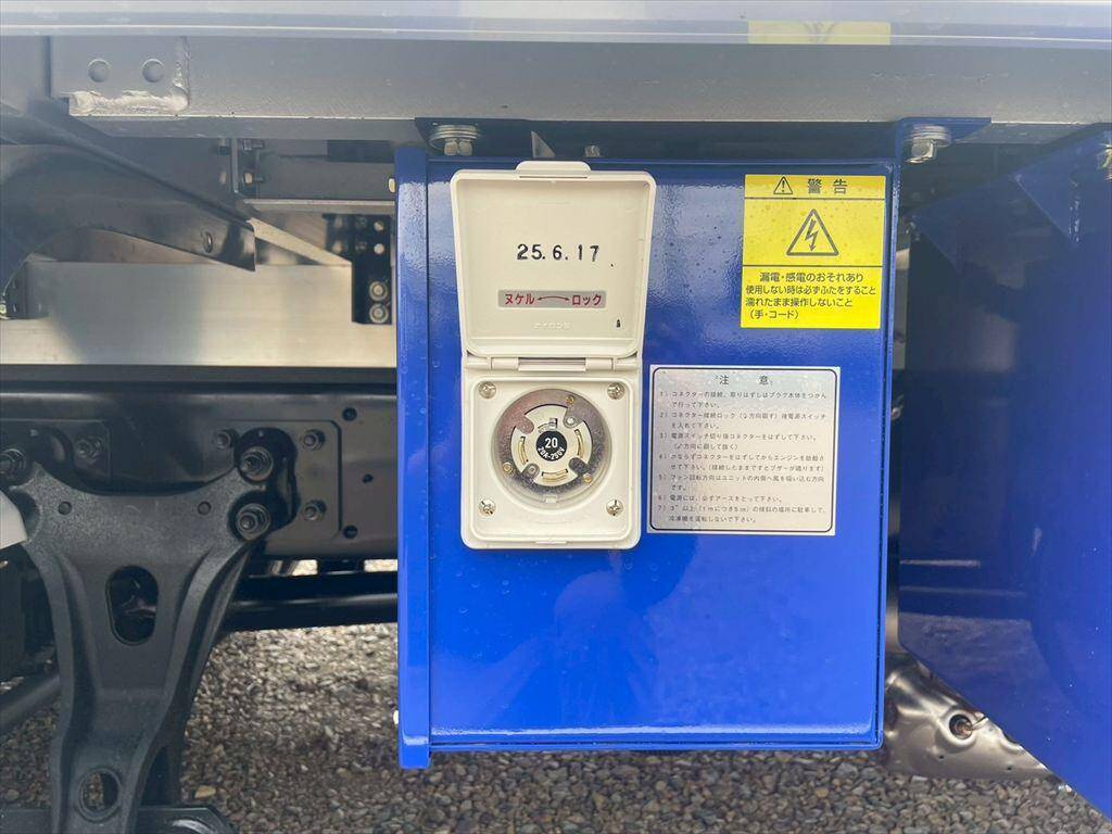 日野レンジャー冷凍車（冷蔵車）中型（4t）[写真15]