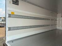 日野レンジャー冷凍車（冷蔵車）中型（4t）[写真10]