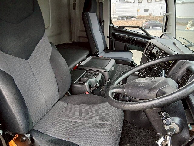 日野プロフィアアルミウイング大型（10t）[写真13]