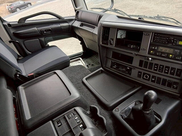 日野プロフィアアルミウイング大型（10t）[写真18]