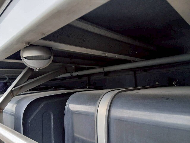 日野プロフィアアルミウイング大型（10t）[写真31]