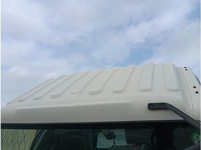 いすゞフォワード散水車中型（4t）[写真13]