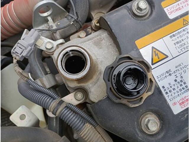 いすゞフォワード散水車中型（4t）[写真17]