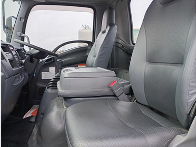 いすゞフォワード散水車中型（4t）[写真20]