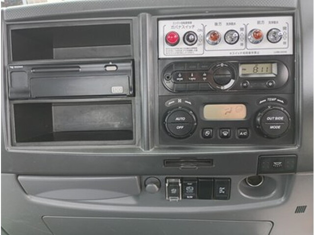 いすゞフォワード散水車中型（4t）[写真22]