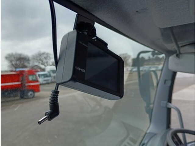 いすゞフォワード散水車中型（4t）[写真23]