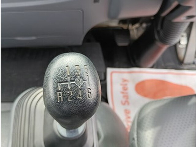 いすゞフォワード散水車中型（4t）[写真25]