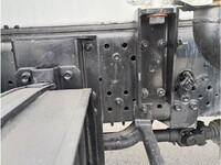 いすゞフォワード散水車中型（4t）[写真07]