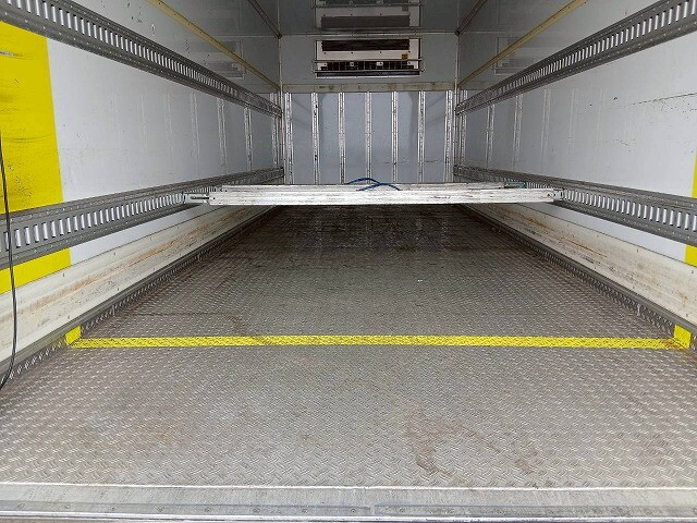 日野レンジャー冷凍車（冷蔵車）中型（4t）[写真13]