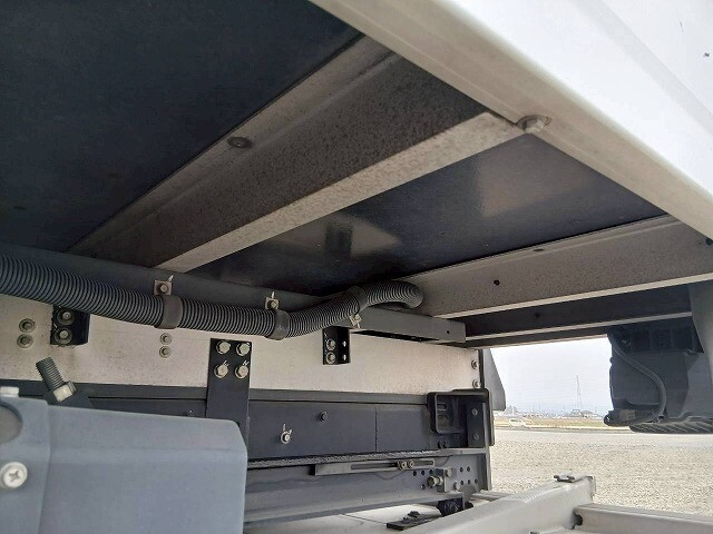 日野レンジャー冷凍車（冷蔵車）中型（4t）[写真34]