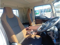 日野レンジャー平ボディ中型（4t）[写真19]