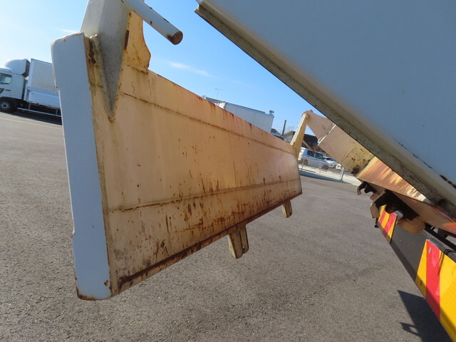 日野レンジャーダンプ中型（4t）[写真28]