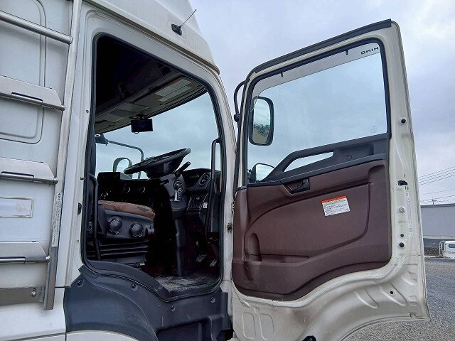 日野プロフィア冷凍車（冷蔵車）大型（10t）[写真18]