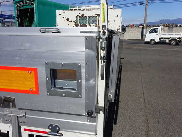 三菱ふそうキャンターアルミブロック小型（2t・3t）[写真15]