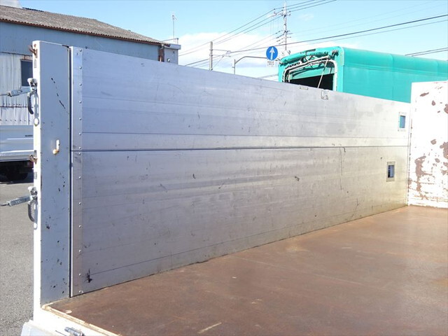 三菱ふそうキャンターアルミブロック小型（2t・3t）[写真18]