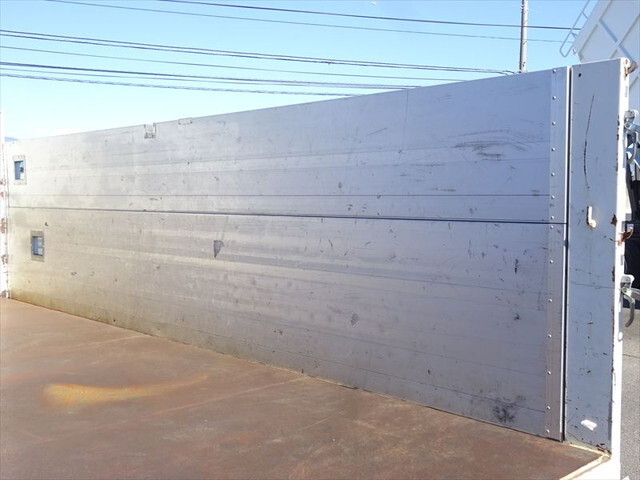 三菱ふそうキャンターアルミブロック小型（2t・3t）[写真19]