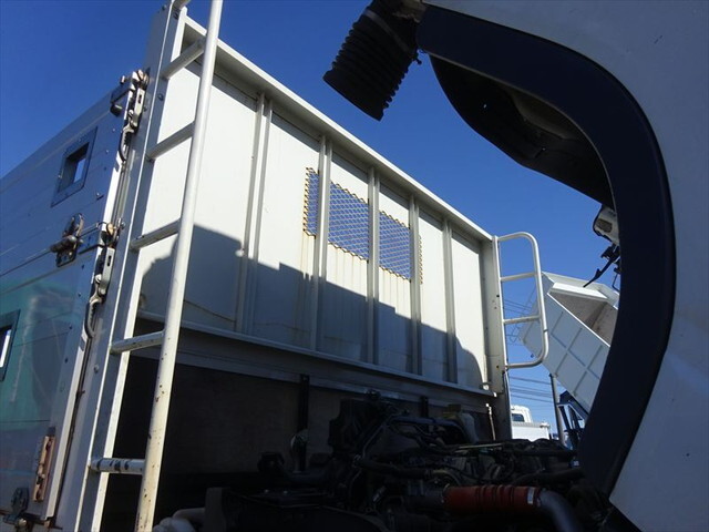 三菱ふそうキャンターアルミブロック小型（2t・3t）[写真35]