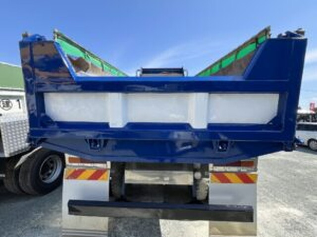 いすゞギガダンプ大型（10t）[写真14]