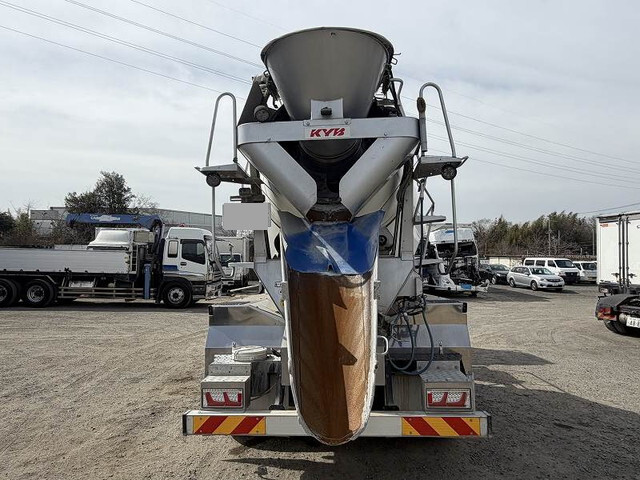 UDトラックスクオンミキサー車（コンクリートミキサー）大型（10t）[写真16]