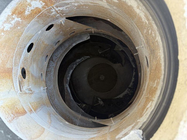 UDトラックスクオンミキサー車（コンクリートミキサー）大型（10t）[写真27]