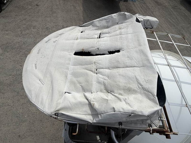 UDトラックスクオンミキサー車（コンクリートミキサー）大型（10t）[写真28]