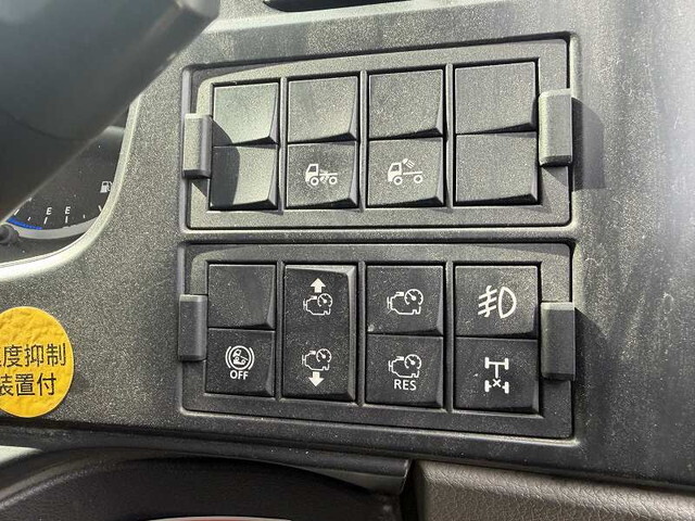 UDトラックスクオンミキサー車（コンクリートミキサー）大型（10t）[写真31]