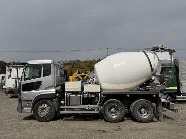 UDトラックスクオンミキサー車（コンクリートミキサー）大型（10t）[写真04]
